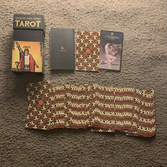 ☀️ Radiant Wise Spirit Tarot Cards ☀️ - Picture 3 of 17